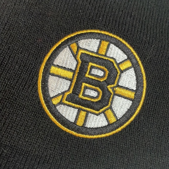 RARE & NWT 🏒NHL Jersey Toque - Boston Bruins (Official NHL) LIMITED EDITION - Picture 3 of 13
